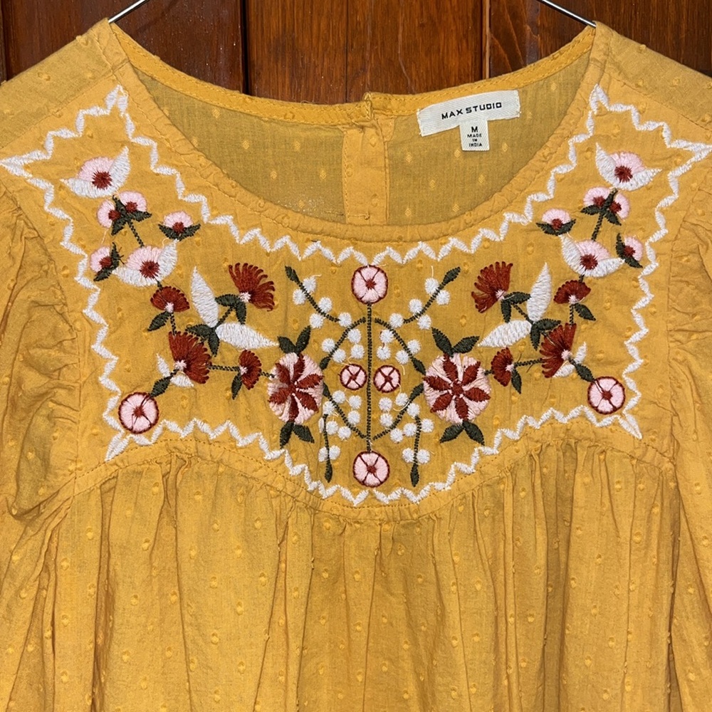 Max Studio Embroidered Swiss Dot Peasant 100% Cotton Blouse Size Medium